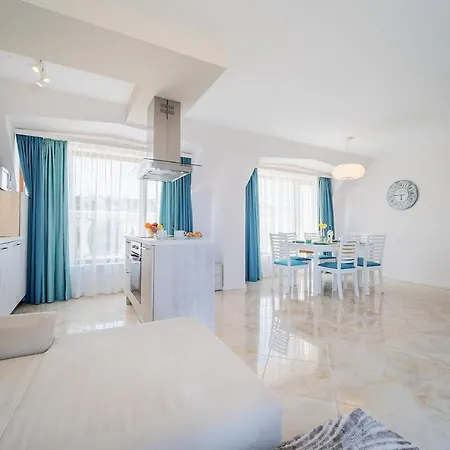 Dreams In La Golden Sands