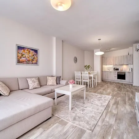 Dreams In La Apartment