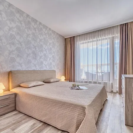 Dreams In La Apartment *