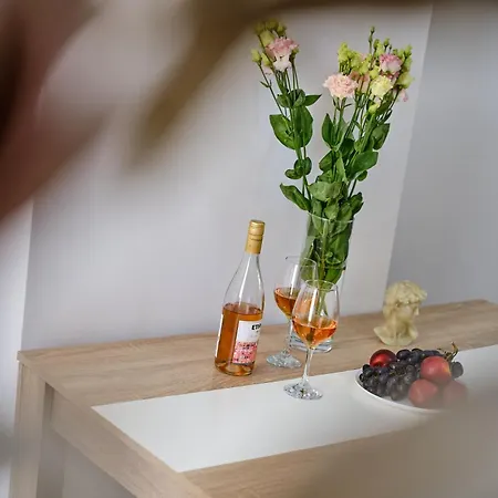 Dreams In La Apartment *