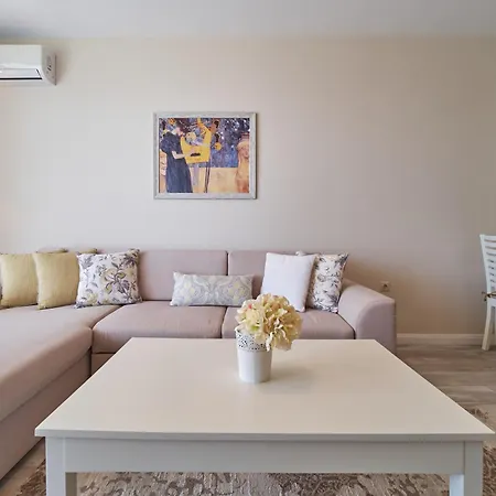 Dreams In La Apartment