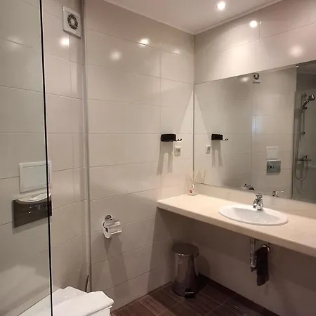 Apartment Dreams In La Golden Sands