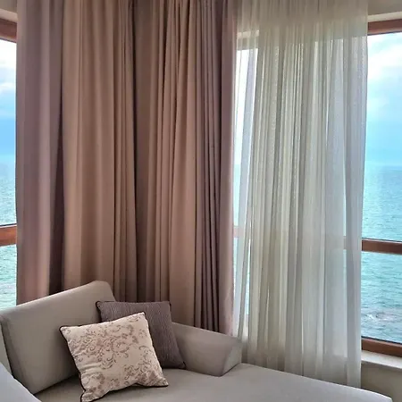 Apartment Dreams In La