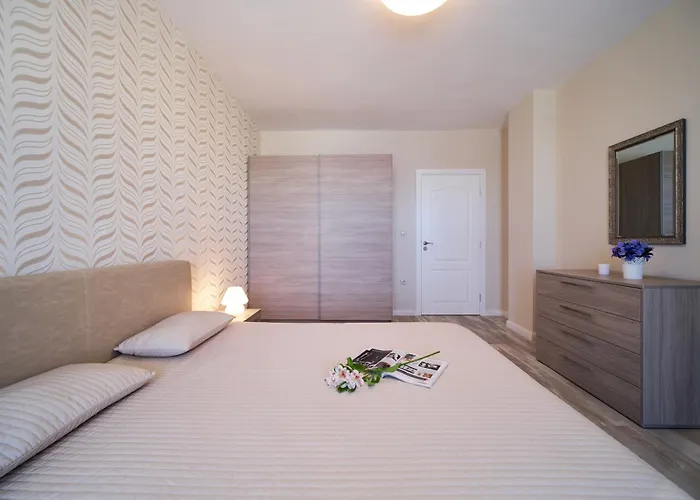 Dreams In La Apartment Golden Sands