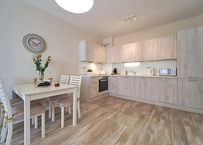 Dreams In La Apartment