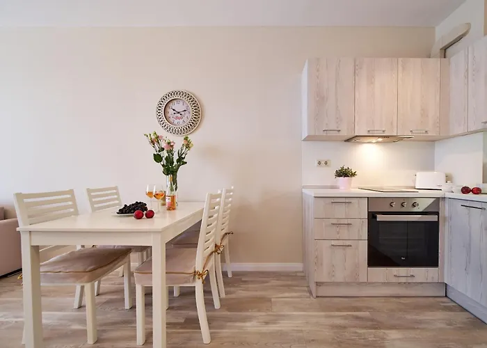 Dreams In La Apartment *